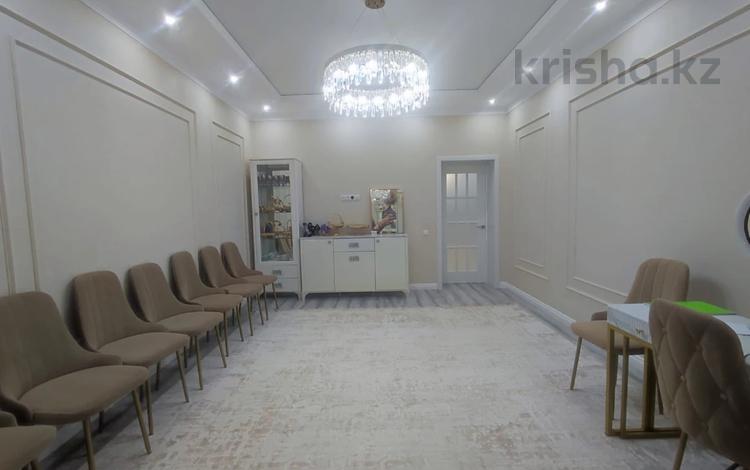 3-комнатная квартира · 130 м² · 5/6 этаж, мкр. Алтын орда за 37 млн ₸ в Актобе — фото 11