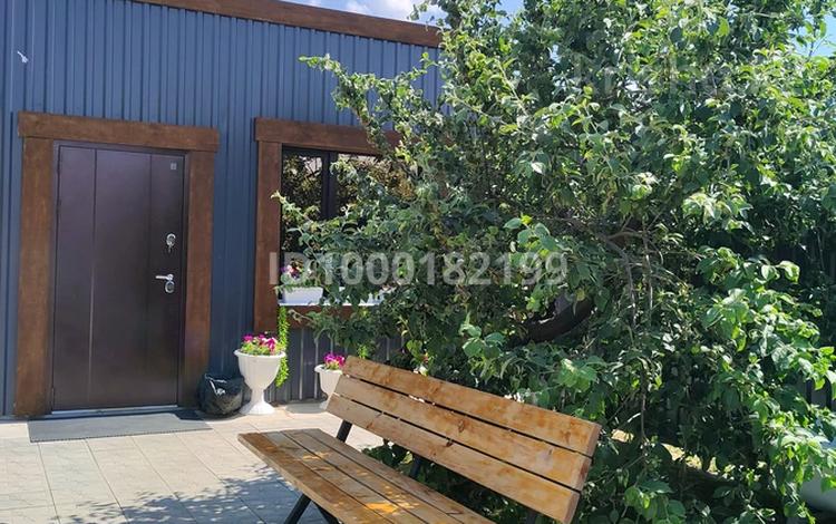 Отдельный дом · 2 комнаты · 65 м² · 4.5 сот., Притобольская 126 — Двери на Гашека 13 за 23 млн ₸ в Костанае — фото 9