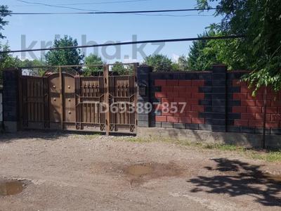Продажа домов и дачи в Алматинской обл.: Отдельный дом · 3 комнаты · 65 м² · 8.2 сот., Б. Жуйриктаева 16/2 — Казпочта, акимат за 25 млн 〒 Отдельный дом · 3 комнаты · 65 м² · 8.2 сот., Б. Жуйриктаева 16/2 — Казпочта, акимат за 25 млн 〒 в