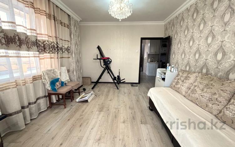 3-комнатная квартира · 77.7 м² · 10/16 этаж, мкр Юго-Восток, Момышулы за 28 млн ₸ в Караганде, Казыбек би р-н — фото 2