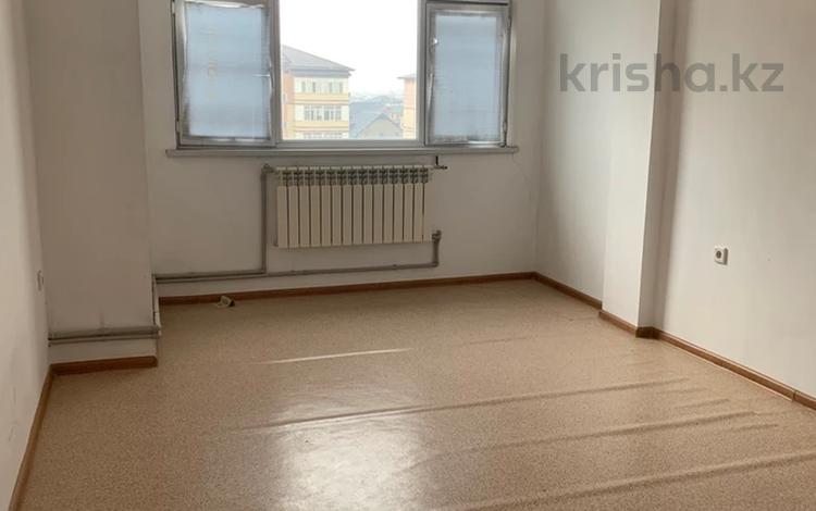 2-комнатная квартира · 56 м² · 5/5 этаж, Улы дала (15 мик-он) 3 за 13.4 млн 〒 в Таразе — фото 2