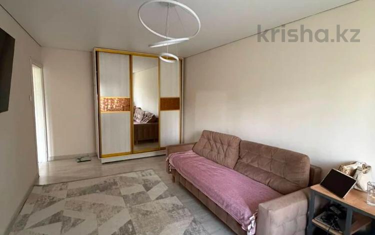 1-комнатная квартира · 33 м² · 4/4 этаж, мкр №3 за 23 млн ₸ в Алматы, Ауэзовский р-н — фото 11