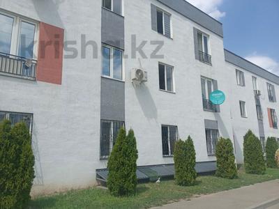2-бөлмелі пәтер · 42 м² · 1/3 қабат, Илтипат — Яссауи, бағасы: 200 000 ₸ в Алматы, Ауэзовский р-н