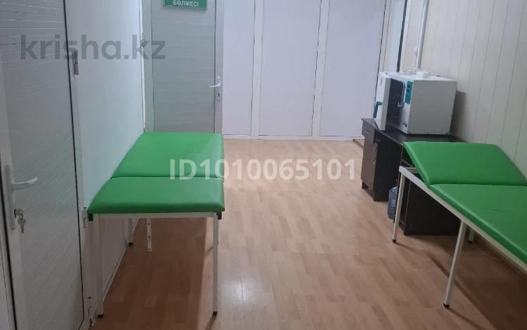 Свободное назначение, офисы, магазины и бутики, склады, салоны красоты, медцентры и аптеки, образование, развлечения · 100 м² за 150 000 〒 в Таразе — фото 2