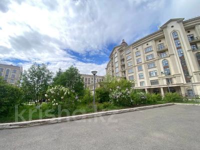 3-комнатная квартира, 112.4 м², 5/8 этаж, Шамши Калдаякова — Потолки 3.3м, две квартиры на площадке за 91 млн 〒 в Астане, Алматы р-н