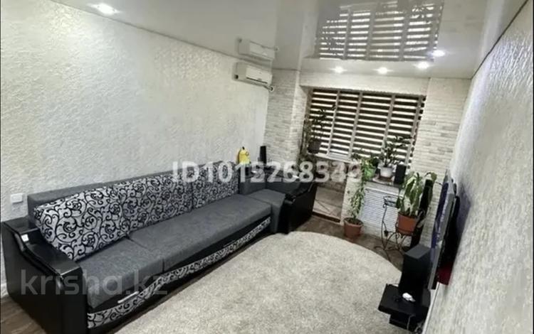 1-комнатная квартира · 36 м² · 1/9 этаж, мкр 4 4 за 130 000 ₸ в Уральске — фото 2