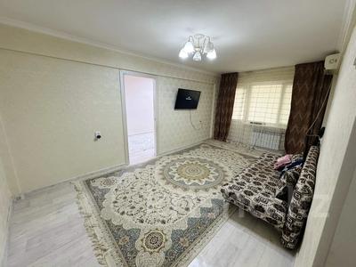 2-бөлмелі пәтер · 48 м² · 2/5 қабат, Мухтара Ауэзова 52а — Достар мед, бағасы: 12.5 млн ₸ в Атырау, мкр Жилгородок