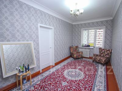 2-комнатная квартира, 45 м², 3/4 этаж, мкр №8 30 за 26 млн 〒 в Алматы, Ауэзовский р-н