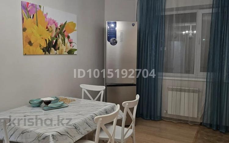 2-комнатная квартира · 90 м² · 4/5 этаж, мкр. Алтын орда, Тауелсиздик 12 за 38 млн ₸ в Актобе — фото 2