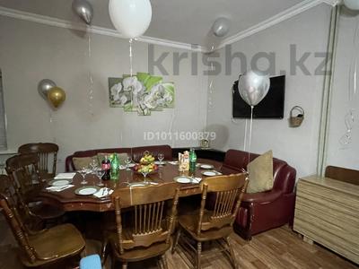 4-комнатная квартира · 200 м², Алаш — Старый аэропорт за 65 000 ₸ в Уральске