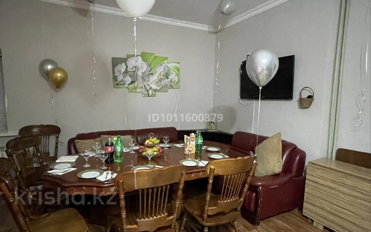 4-комнатная квартира · 200 м², Алаш — Старый аэропорт за 65 000 ₸ в Уральске — фото 2