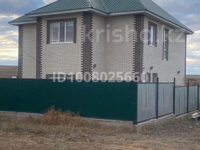 Жеке үй · 4 бөлме · 220 м² · 10 жүзд., Маржамбулак 1153 — Маржамбулак, бағасы: 37 млн ₸ в Актобе