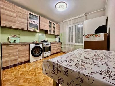 3-комнатная квартира, 70 м², 4/5 этаж, мкр Аксай-3А за 39.5 млн 〒 в Алматы, Ауэзовский р-н