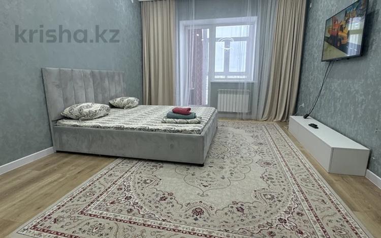 1-комнатная квартира · 55 м² · 5/9 этаж, мкр. Алтын орда, Мустафа Шокая 2 за 10 000 ₸ в Актобе — фото 2