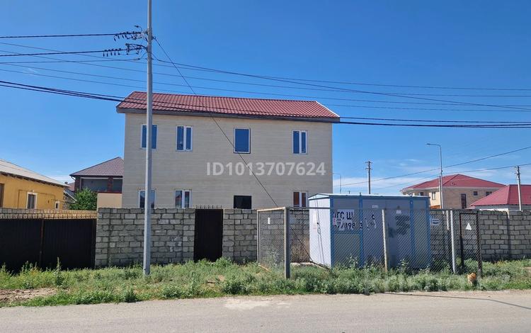 Отдельный дом · 4 комнаты · 240 м² · 9 сот., мкр Самал, Пыштанай Батыра 10 — Кожаберген Жырау за 50 млн ₸ в Атырау — фото 2