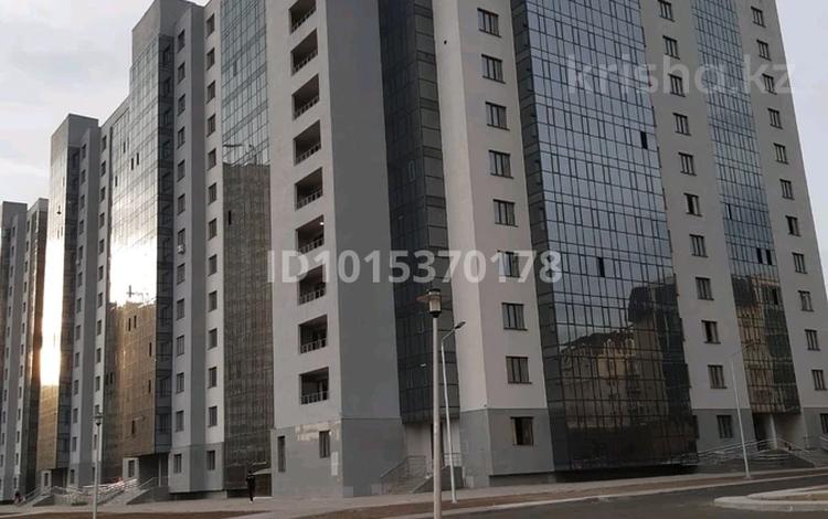 4-бөлмелі пәтер · 115.7 м² · 4/12 қабат, Максут Нарикбаев 6а, бағасы: 49.9 млн ₸ в Астане, Нура р-н — фото 2