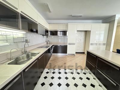 5-комнатная квартира · 200 м² · 4 этаж, Аскарова 4 за 180 млн 〒 в Алматы, Ауэзовский р-н