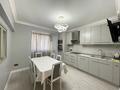 3-комнатная квартира · 150 м² · 8/9 этаж, мкр Самал-3 21 за 800 000 ₸ в Алматы, Медеуский р-н — фото 3