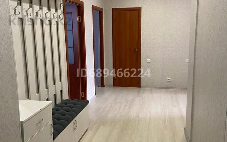 2-комнатная квартира · 70 м² · 3/5 этаж, 10мкр 28 за 180 000 ₸ в Аксае — фото 2