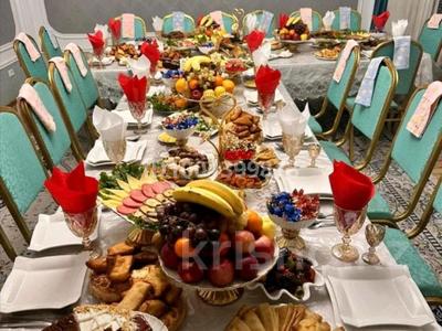 Дом · 7 комнат · 550 м², Джуанышева 51 за 65 000 〒 в Таразе