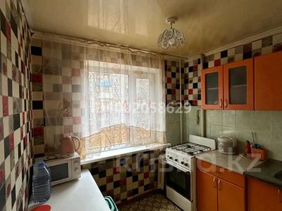2-комнатная квартира · 48 м² · 2/5 этаж, Майкудук, Майкудук, 12й микрорайон 20 за 9.5 млн 〒 в Караганде, Алихана Бокейханова р-н