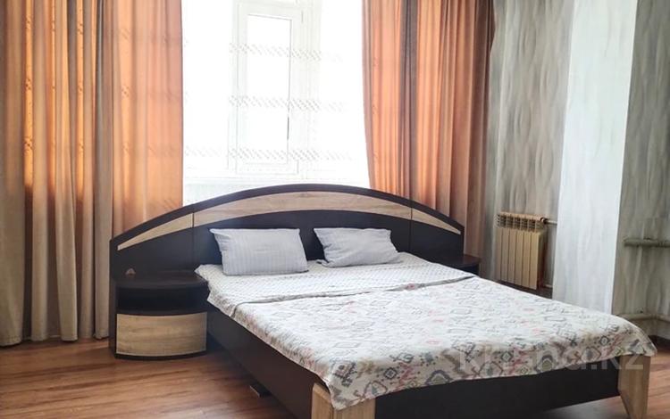 2-бөлмелі пәтер · 70 м² · 4/10 қабат, мкр. Алтын орда, Алия Молдагулова — Возле обл гаи, бағасы: 13 500 ₸ в Актобе — фото 2