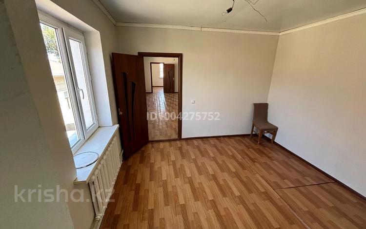 3-комнатная квартира · 140 м² · 2 этаж, Төле би — Уг.Яссауи за 100 000 ₸ в  — фото 2