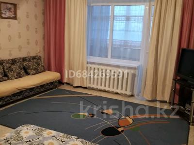 1-комнатная квартира, 42 м², 2/5 этаж посуточно, Кошкарбаева 11 за 7 000 〒 в 