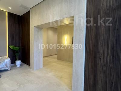 4-бөлмелі пәтер · 127.2 м² · 4/9 қабат, Шафика Чокина 4, бағасы: ~ 74 млн ₸ в Астане, Нура р-н