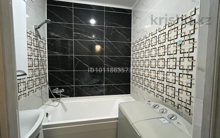 1-бөлмелі пәтер · 34 м² · 1 қабат, 11-й мкр. 85В, бағасы: 10 000 ₸ в Актобе — фото 2