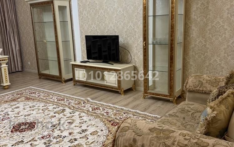 3-комнатная квартира · 140 м² · 12/21 этаж, Аль-Фараби 21 за 700 000 ₸ в Алматы, Бостандыкский р-н — фото 2