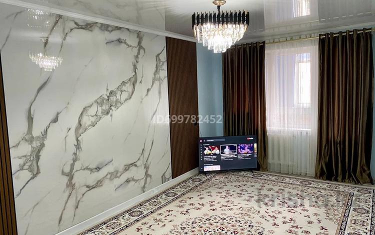 2-комнатная квартира · 52.5 м², мкр 12 50 — Айда сауда үйі за 17.7 млн 〒 в Актобе — фото 2