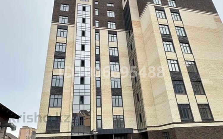 3-бөлмелі пәтер · 137 м² · 8/9 қабат, Сейфулина 45 — Жениса сейфулина, бағасы: 60.5 млн ₸ в Кокшетау — фото 3