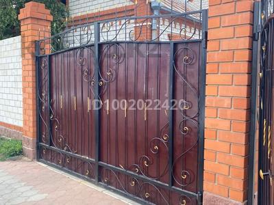 Аренда домов или дач посуточно в Павлодарской обл.: Дом · 6 комнат · 264 м², Орджоникидзе 31 за 80 000 〒 Дом · 6 комнат · 264 м², Орджоникидзе 31 за 80 000 〒 в Павлодаре