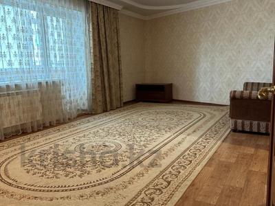 3-комнатная квартира, 90 м², 3/5 этаж, мкр 11 за 28.5 млн 〒 в Актобе, мкр 11