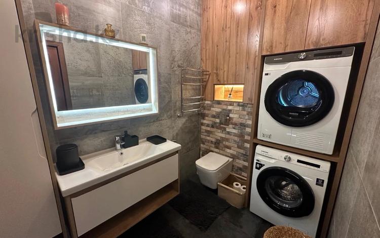 2-бөлмелі пәтер · 55 м² · 2/9 қабат, Абдуллиных 56 — Толе би, бағасы: 400 000 ₸ в Алматы, Медеуский р-н — фото 2