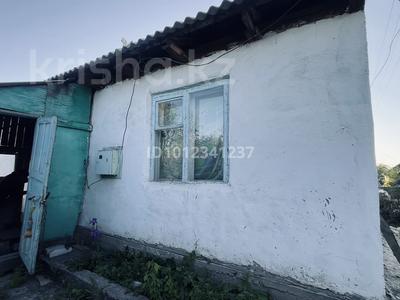Жеке үй · 3 бөлме · 44 м² · 6 сот., Восточный правый 1592 — Пос. Восточный, на развилки, бағасы: 4.5 млн ₸ в Семее