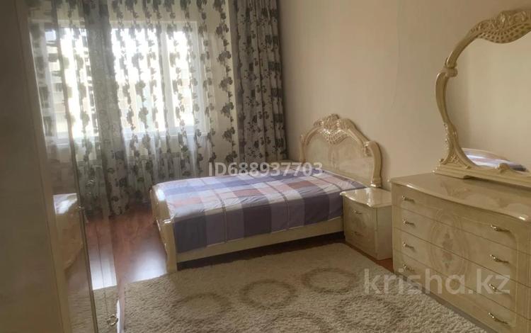 3-комнатная квартира · 100 м² · 10/13 этаж, Туркестан 8 за 400 000 ₸ в Астане, Есильский р-н — фото 2