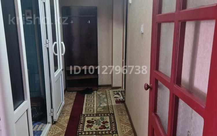 2-бөлмелі пәтер · 84 м² · 2/2 қабат, Токаш Бокина 9, бағасы: 100 000 ₸ в Туркестане — фото 2