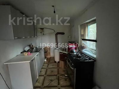 Отдельный дом · 2 комнаты · 80 м² · 4 сот., Байганина 59 в 59 в за 7.5 млн 〒 в Актобе, мкр. Курмыш