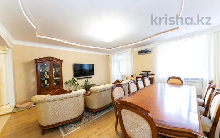 5-комнатная квартира, 262 м², 4/4 этаж, Жубан ана 1