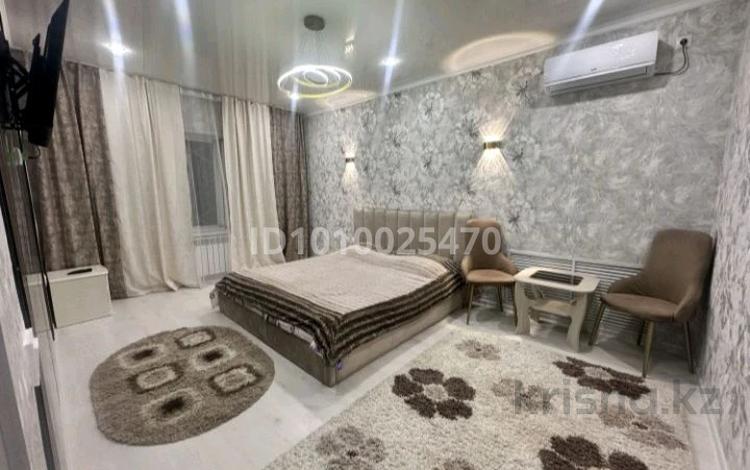 1-бөлмелі пәтер · 30 м² · 3/5 қабат, Казыбен би 12 — Жайна, Площадь, Гимназия, Бегим ана, Зубенко, Вокзал, бағасы: 13 000 ₸ в  — фото 2