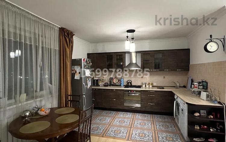 3-комнатная квартира · 90 м² · 5/5 этаж · помесячно, мкр Думан-2 17 за 350 000 〒 в Алматы, Медеуский р-н — фото 2