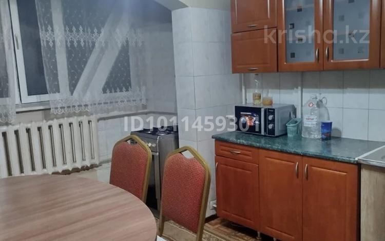 2-комнатная квартира · 54 м² · 5/9 этаж, мкр Аксай-4 39 — Момышулы Жубанова за 220 000 ₸ в Алматы, Ауэзовский р-н — фото 2
