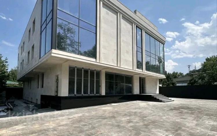 Еркін, кеңселер, қоғамдық тамақтану орны, монша, қонақ үй және демалыс орындары, медорталықтар мен дәріханалар, білім орталықтары, ойын-сауық · 1350 м², бағасы: ~ 1.2 млрд ₸ в Алматы, Медеуский р-н — фото 39