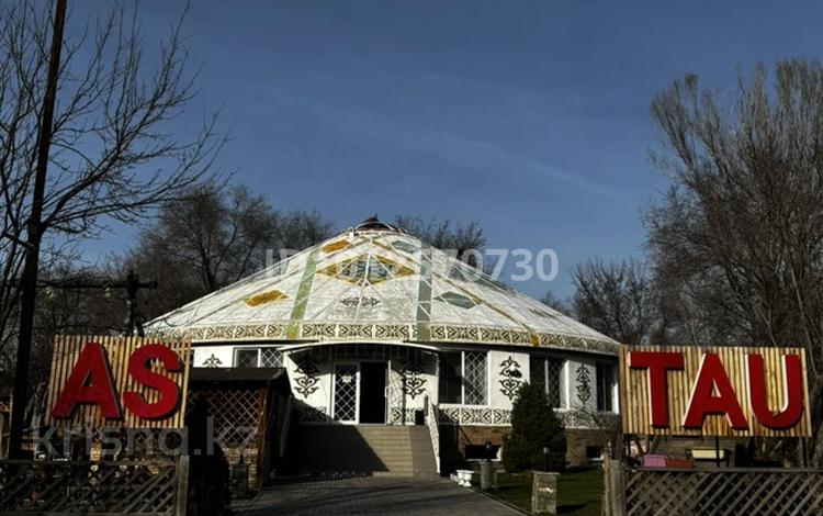 Дом · 8 комнат · 100 м², мкр Горный Гигант — Есим хана 12/2 за 100 000 ₸ в Алматы, Медеуский р-н — фото 2