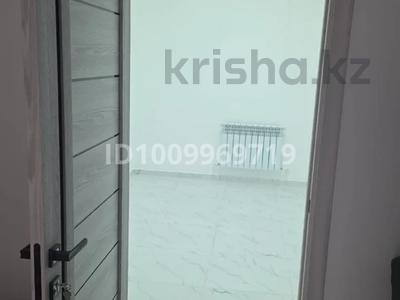 Свободное назначение, офисы, магазины и бутики, склады, азс, автосервисы и автомойки, общепит, салоны красоты, сельское хозяйство, бани, гостиницы и зоны отдыха, фитнес и спорт, медцентры и аптеки, образование, развлечения, конференц-залы, кабинеты и рабочие места, студии · 13 м² за 65 000 〒 в Уральске