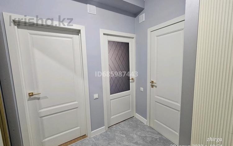 1-комнатная квартира · 56 м² · 2/6 этаж, Сатпаева 145/1 за 300 000 ₸ в Алматы — фото 2