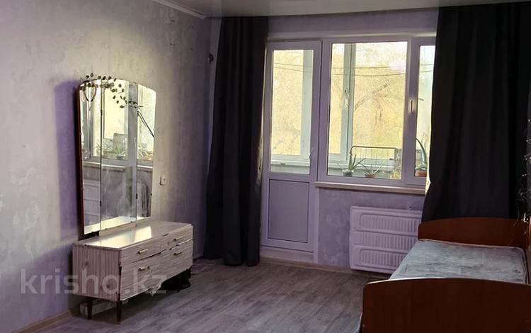 2-бөлмелі пәтер · 44.9 м² · 3/5 қабат, Просп. Абая, бағасы: 14.3 млн ₸ в Уральске, мкр Школьник — фото 2