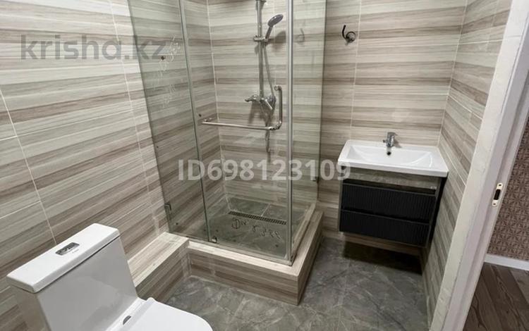 2-бөлмелі пәтер, 70 м², 6/7 қабат ай сайын, мкр Кайрат 153/26, бағасы: 300 000 〒 в Алматы, Турксибский р-н — фото 2